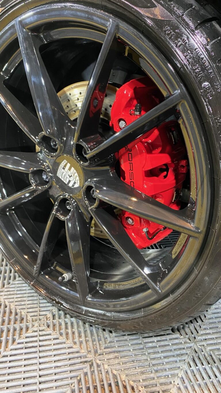 lavagem-rodas-borrachas-plasticos____